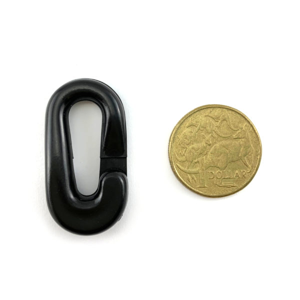 Black plastic chain connecting link, 6mm